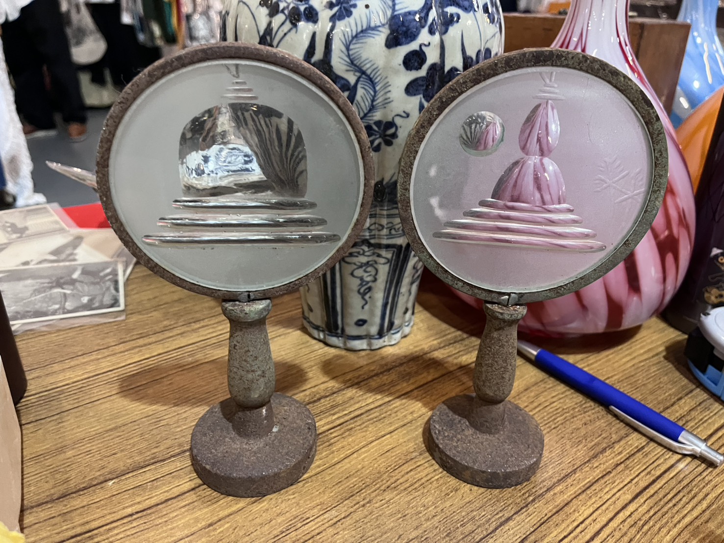 Tibetan stupa (pair) - glass in metal frames. Circa 1970s 西藏浮圖（一對）- 玻璃嵌於金屬框架之中 - 約1970年代